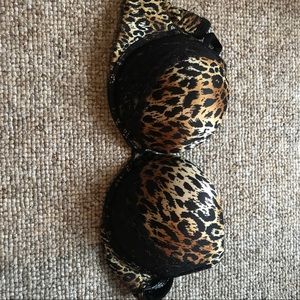 Victoria’s secrete miraculous plunge bra 36B